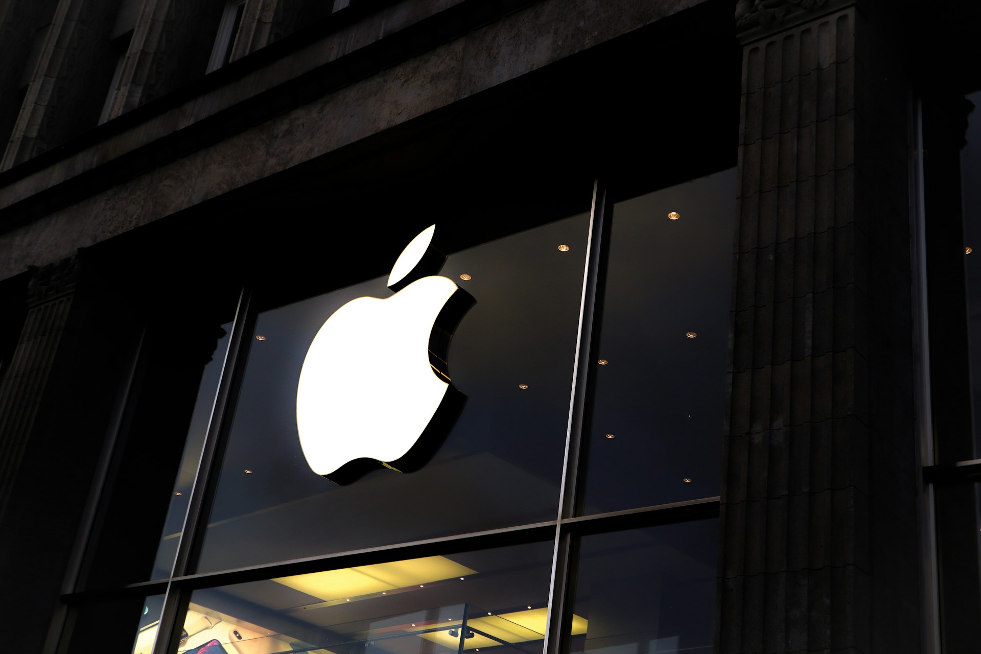 Apple Intelligence chega à China em beta este mês com modelos da Alibaba e Qwen