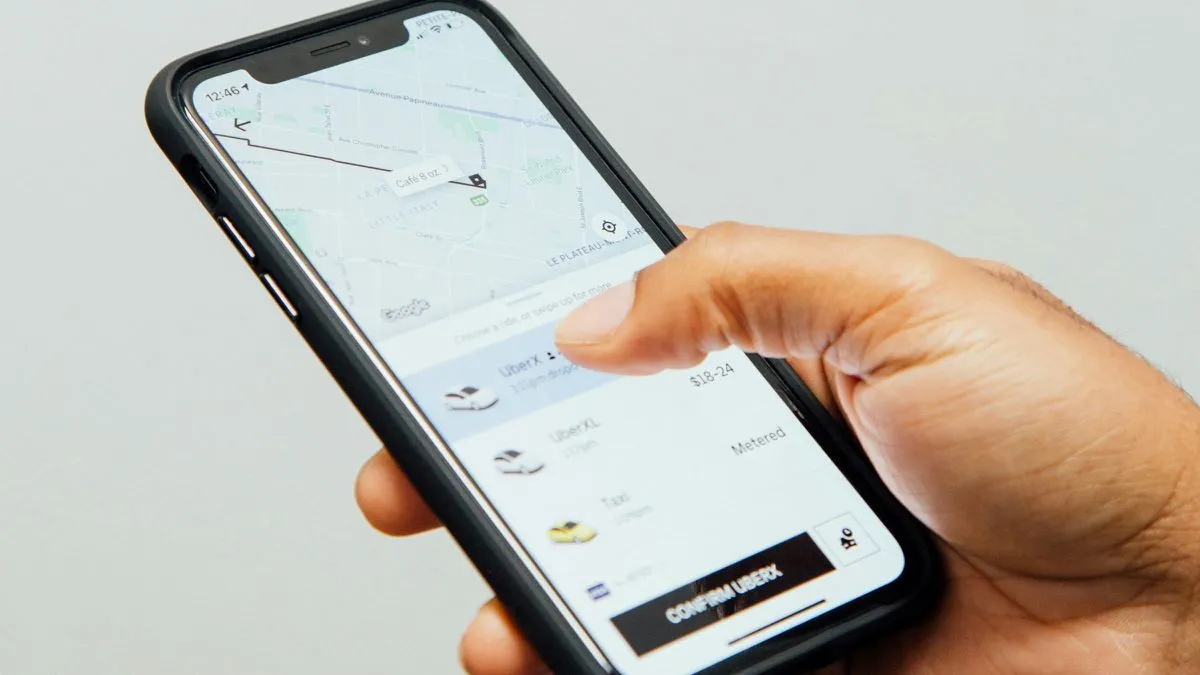 Uber e Claude: A transição dos aplicativos para interfaces de IA conversacional