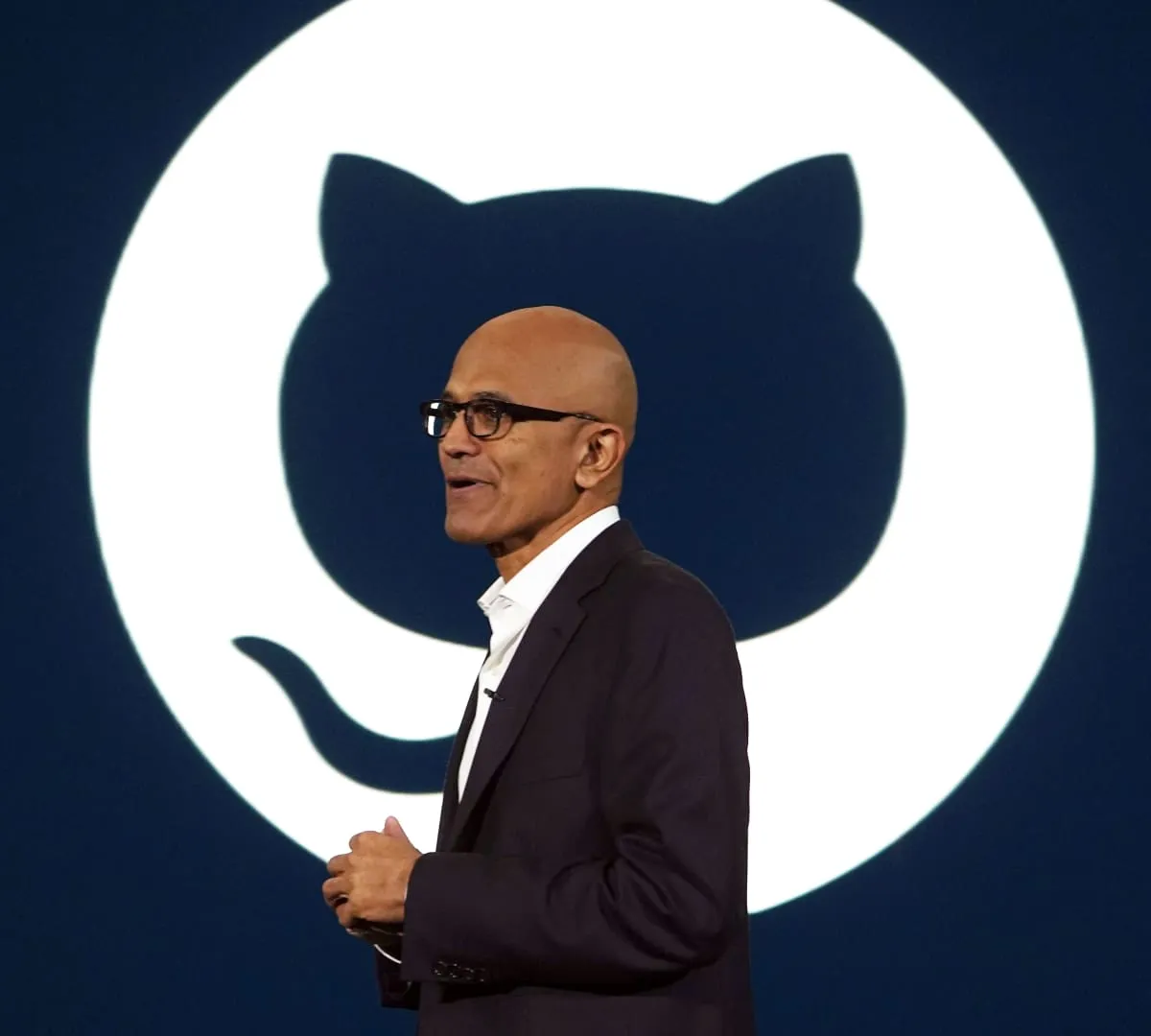 GitHub da Microsoft enfrenta instabilidades na corrida pela liderança em IA
