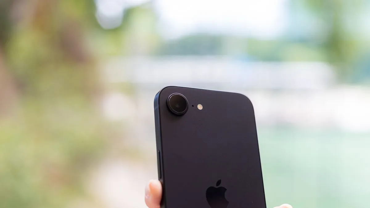 Apple deve permitir integração de chatbots de terceiros com a Siri no iOS